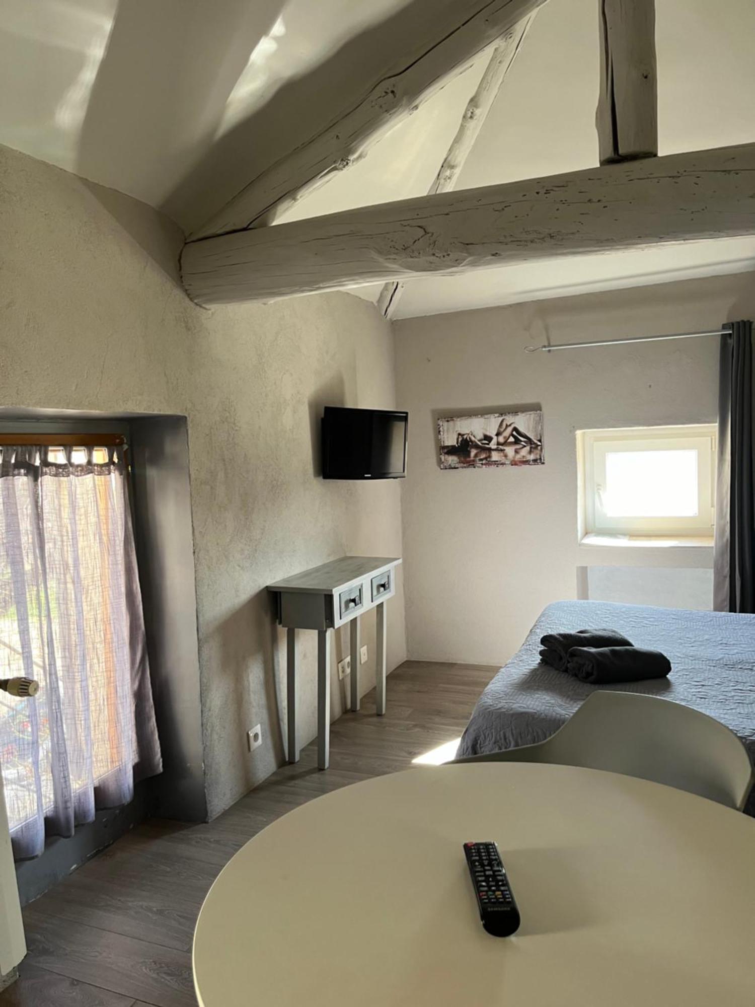 Petit Studio Le Pigeonnier A 5 Mn De Lourmarin Puyvert Zewnętrze zdjęcie